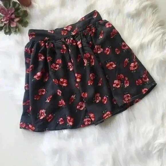 Hollister Gray Red Pink Floral Circle Skirt - Picture 1 of 6